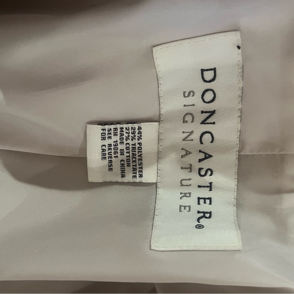 Doncaster Designer White Pant Suit Sharp, Tailored & Timeless Size 2 - Picture 8 of 11